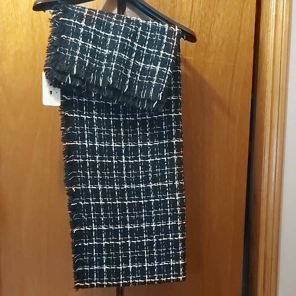 NWT Cherie Bliss Black & White Scarf, Pasmina - Picture 5 of 6